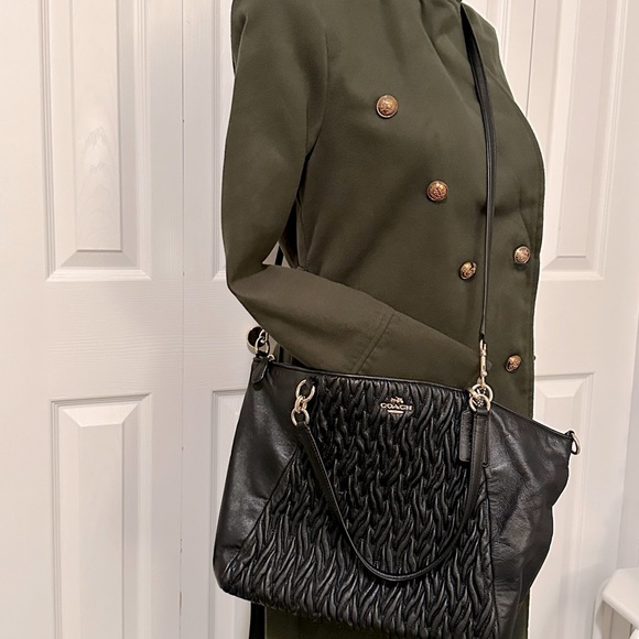 Coach Kelsey Black Medium Gathered Twist Satchel - Picture 4 of 6